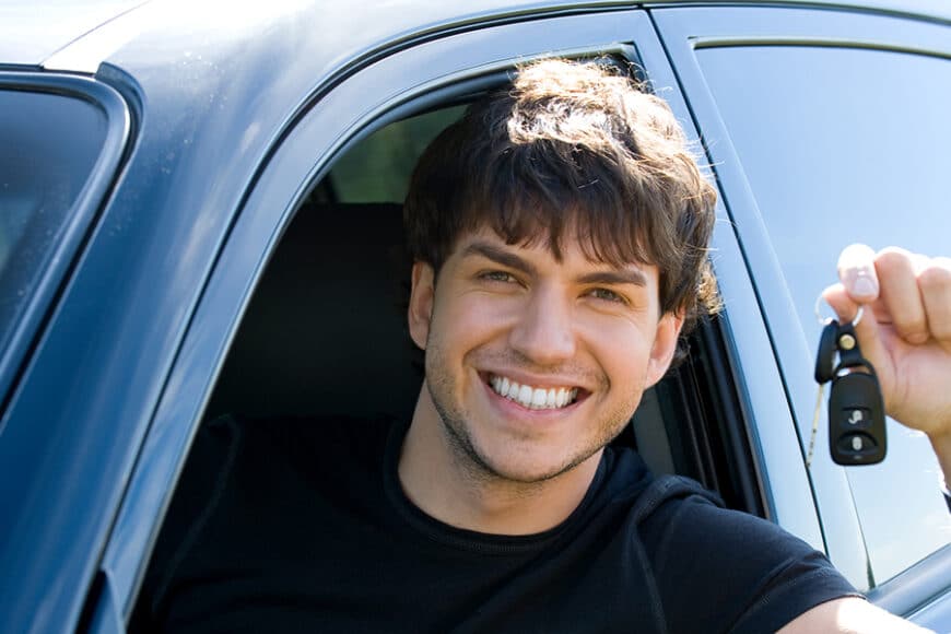 Assurance auto jeune conducteur : guide pour bien choisir