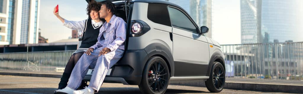 Jeunes avec Voitures sans permis