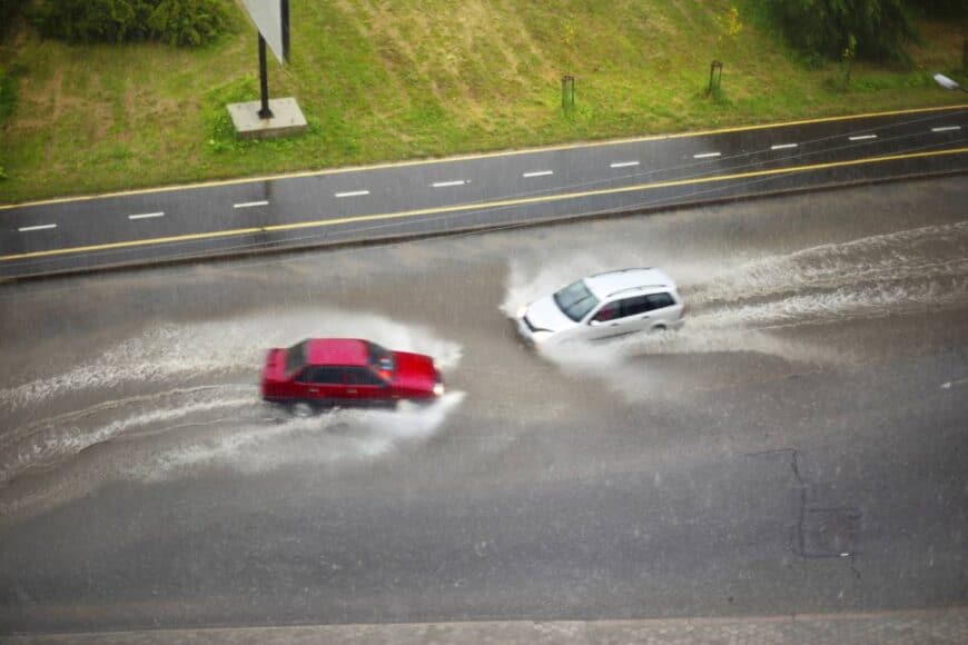 Aquaplaning : 3 conseils pour limiter les risques