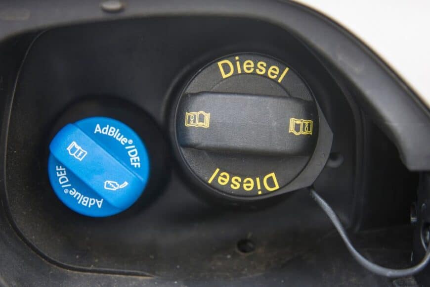 Comprendre l’AdBlue dans les moteurs diesel : Avantages et conseils d’entretien pour votre Peugeot/Citroën