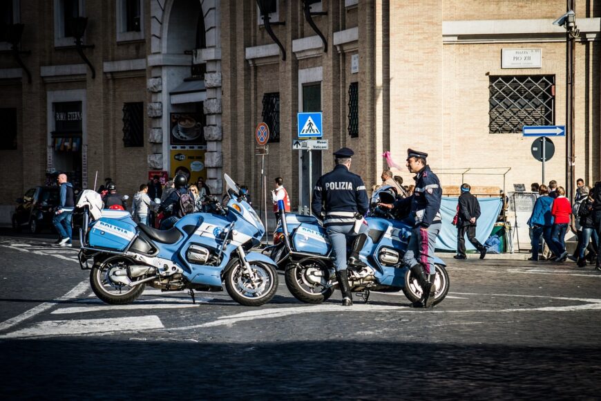 Est-il obligatoire d’avoir les papiers du véhicule lors d’un contrôle de police ?