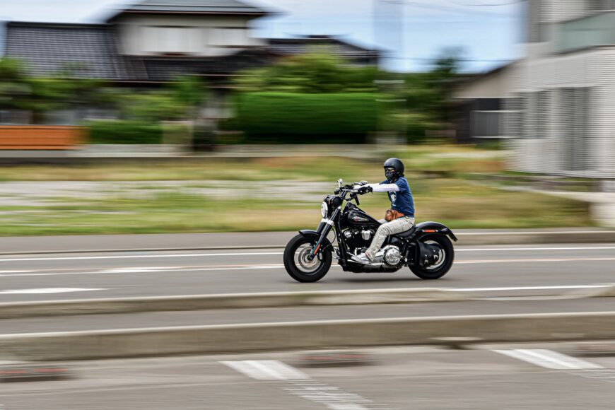 Stage de perfectionnement moto : techniques avancées pour une conduite sûre